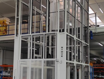Goods lift - 0