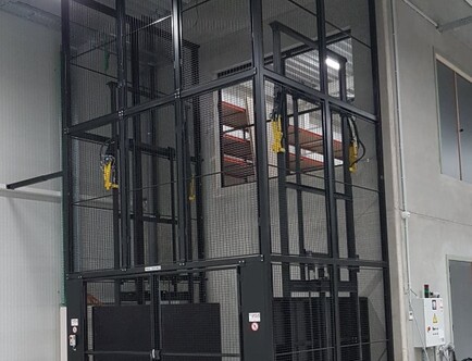 Goods lift - 0