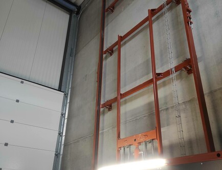 Goods lift - 1