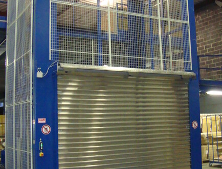 Goods lift - 0