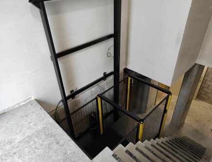 Goods lift - 1