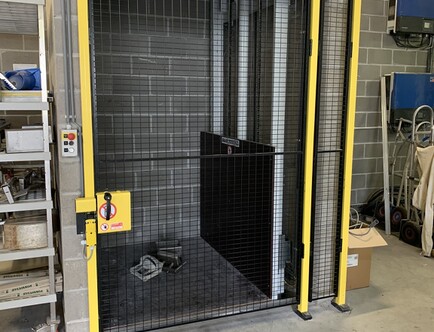 Goods lift - 0