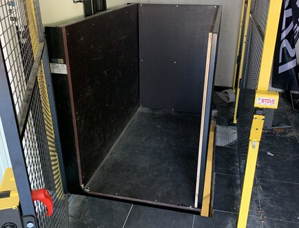Goods lift - 0