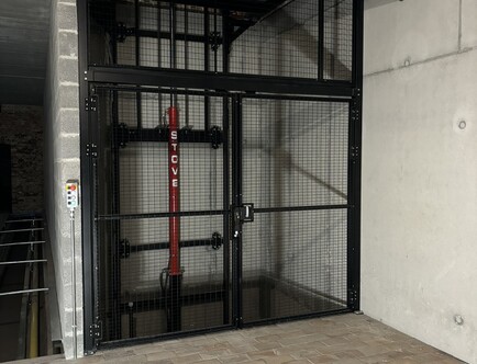 Goods lift - 1