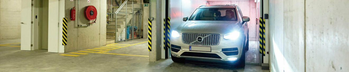 S4 Autolift met cabine